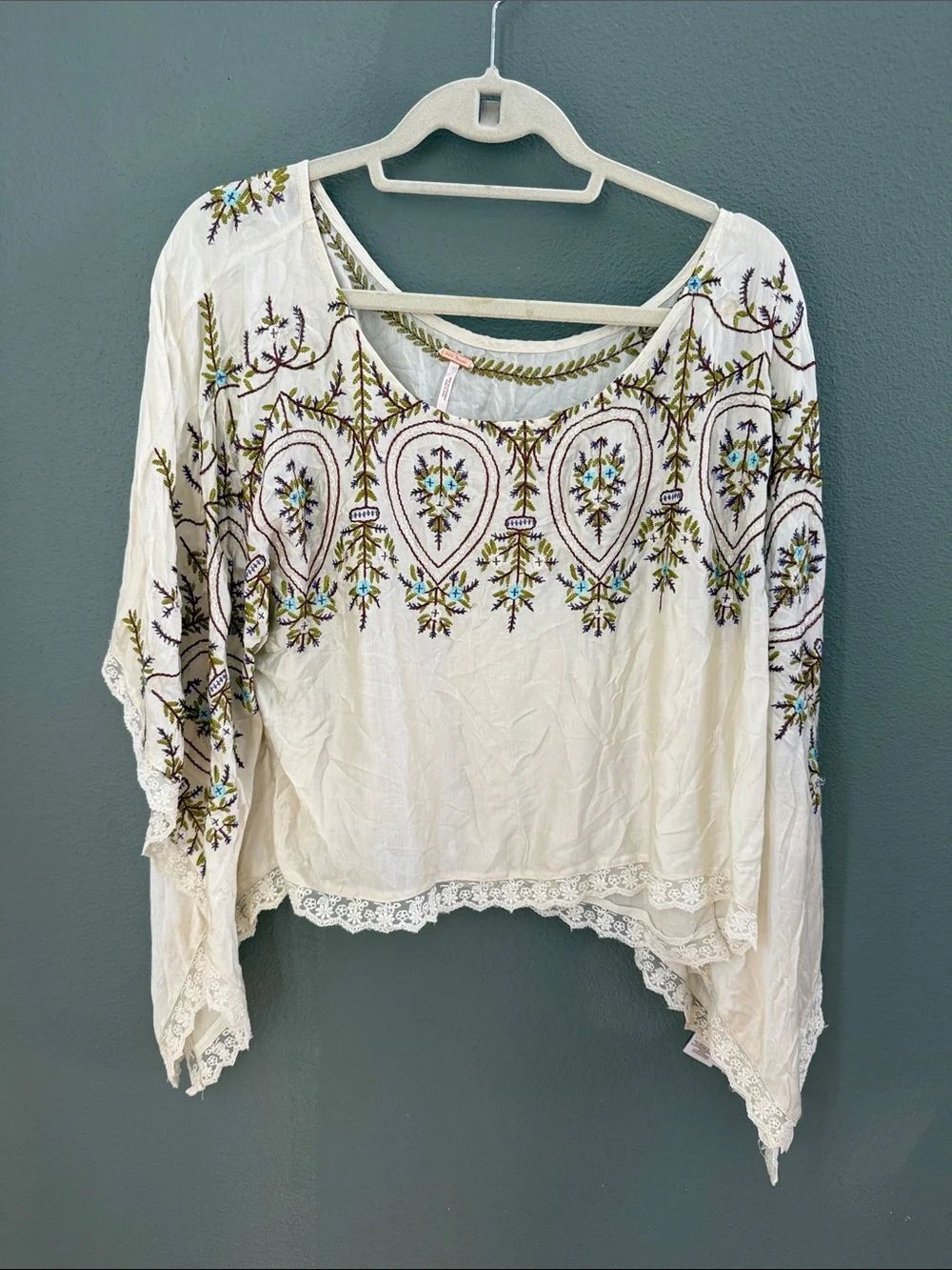 Free People Ivory Floral Satin Poncho Blouse Embroidered Sz M VTG